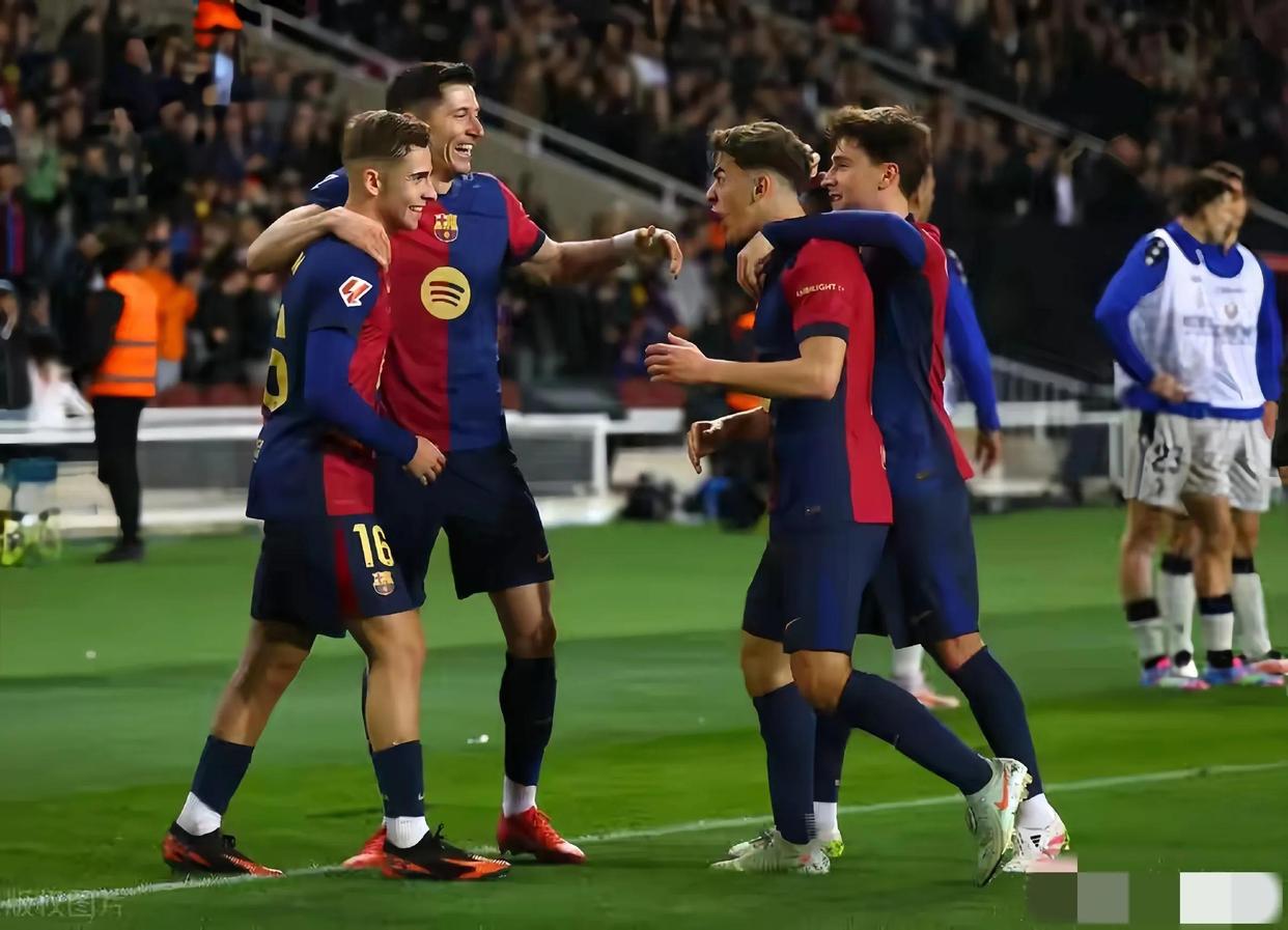 开云下载-拜仁轻取波尔图，姆巴佩乌龙送礼西甲