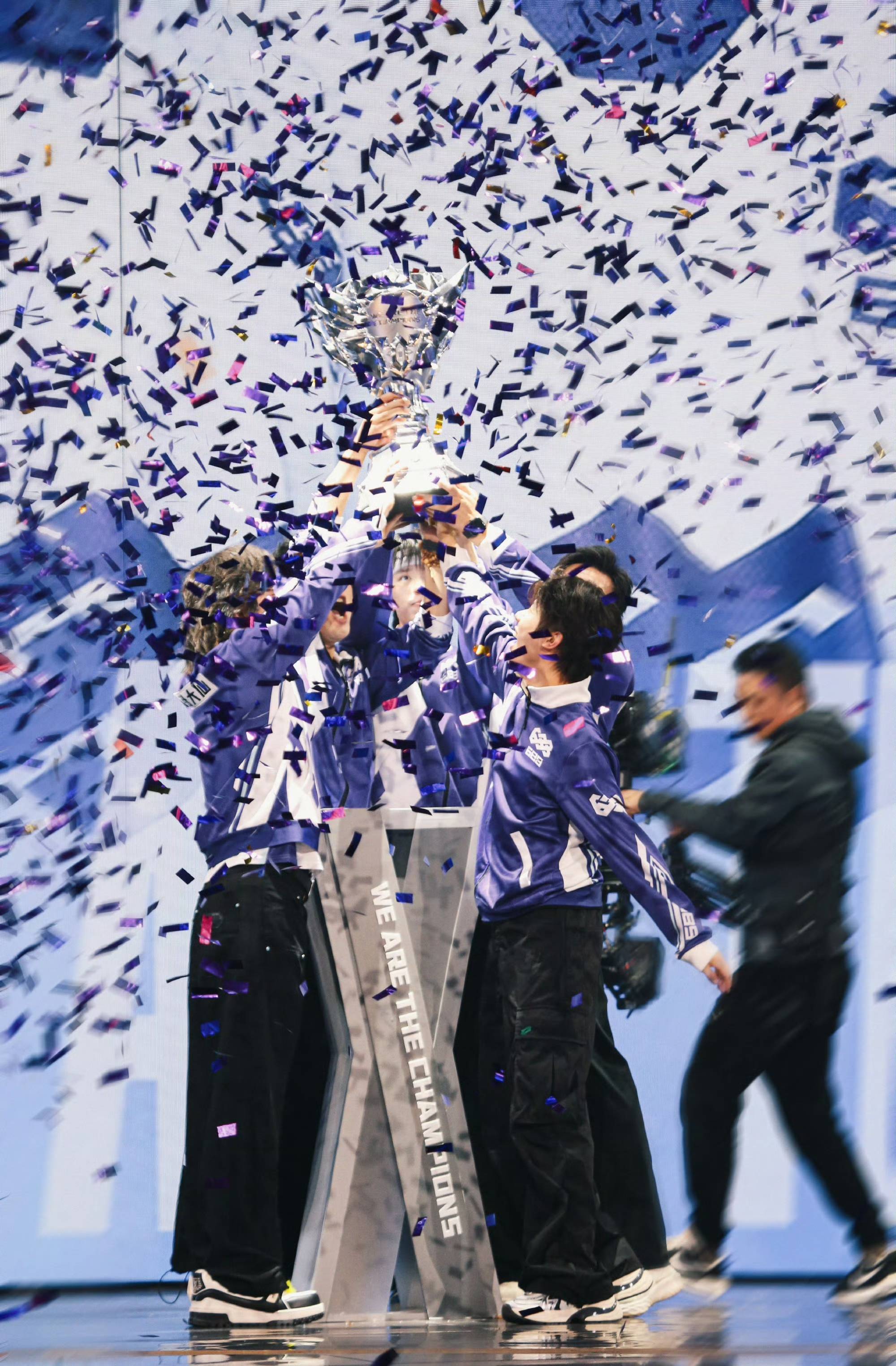 球队众志成城，誓夺新赛季冠军