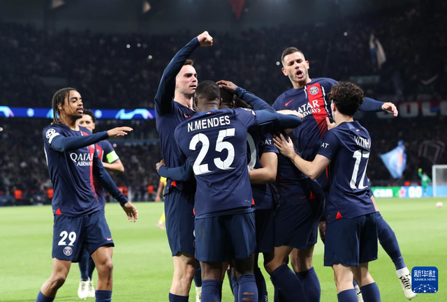 开云下载-巴黎圣日耳曼球员亮相慈善赛，表现出色的简单介绍