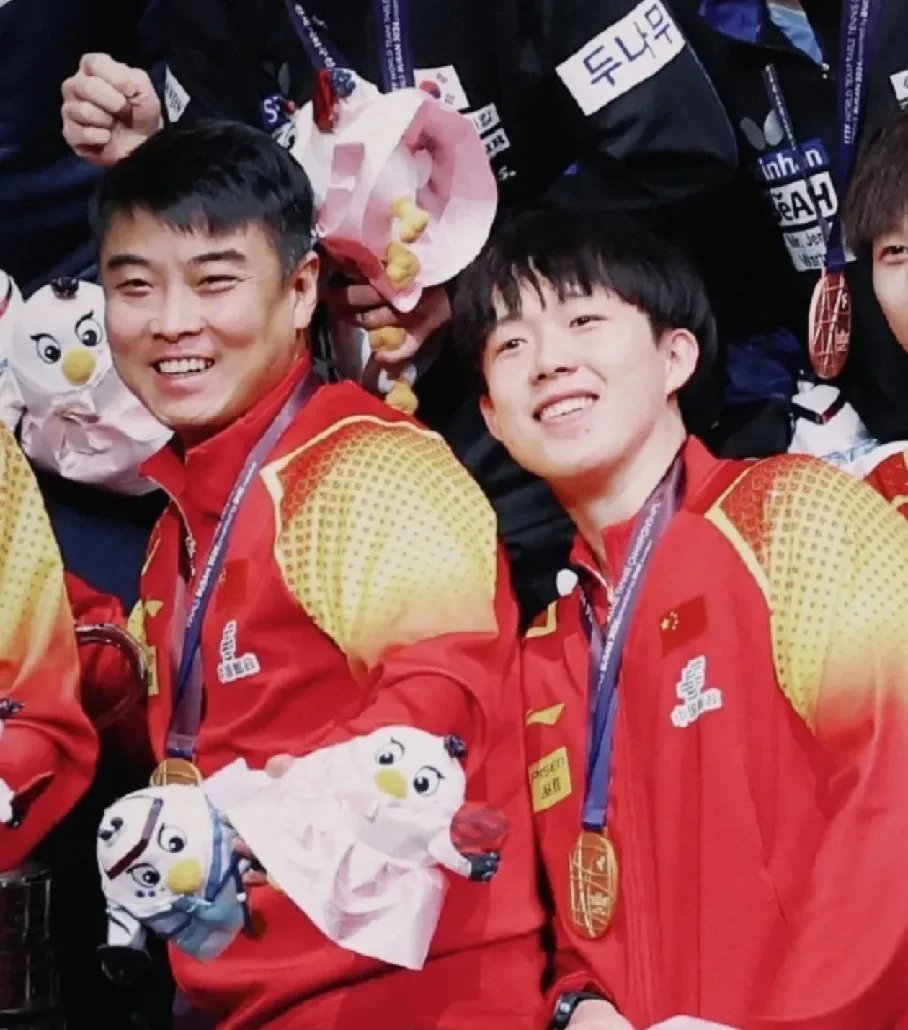 德国乒乓球队鏖战英国乒乓球队，王皓惊艳世界